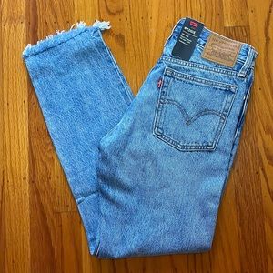 Levi’s Wedgie High Rise Tapered Leg Women Jeans Size 25 New